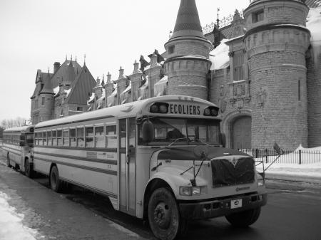 bon, le bus est cens&eacute; &ecirc;tre jaune, mais &ccedil;a claque, non?